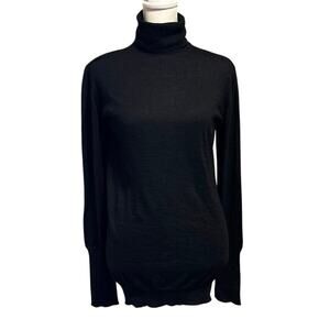 Authentic Chanel 8 10 Cashmere Turtleneck Sweater Embroidered Logo TINY FLAW